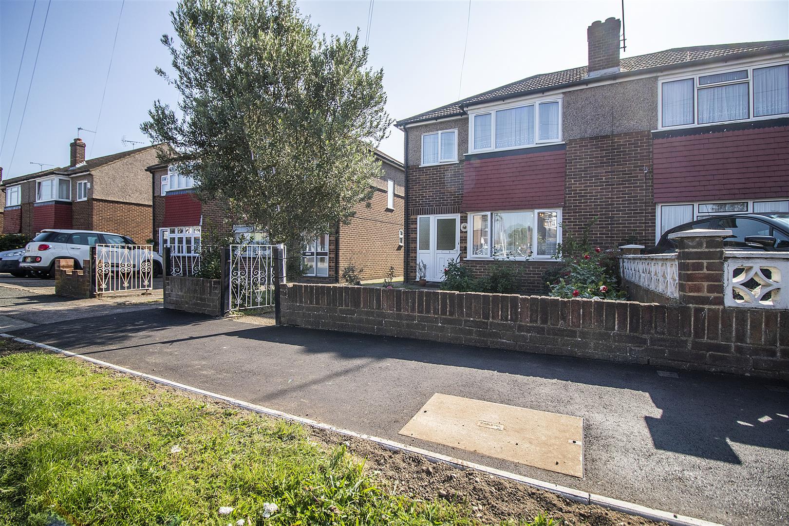 Edinburgh Crescent, Waltham Cross Lanes Estate Agents